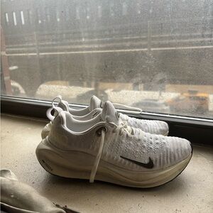 Nike white Zoom Infinity Run 4 trainers. Size US 8.5 #running #sneakers